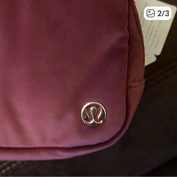 Lululemon Burgundy Everywhere Belted Pouch NWT - Picture 3 of 3